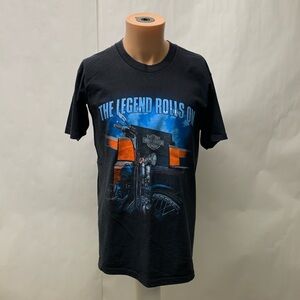 Harley-Davidson T-shirt the legend rolls on Milwaukee Wisconsin large